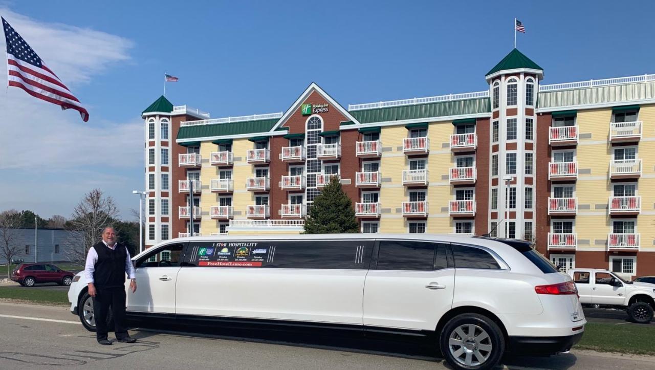 Days Inn By Wyndham Petoskey Exterior photo