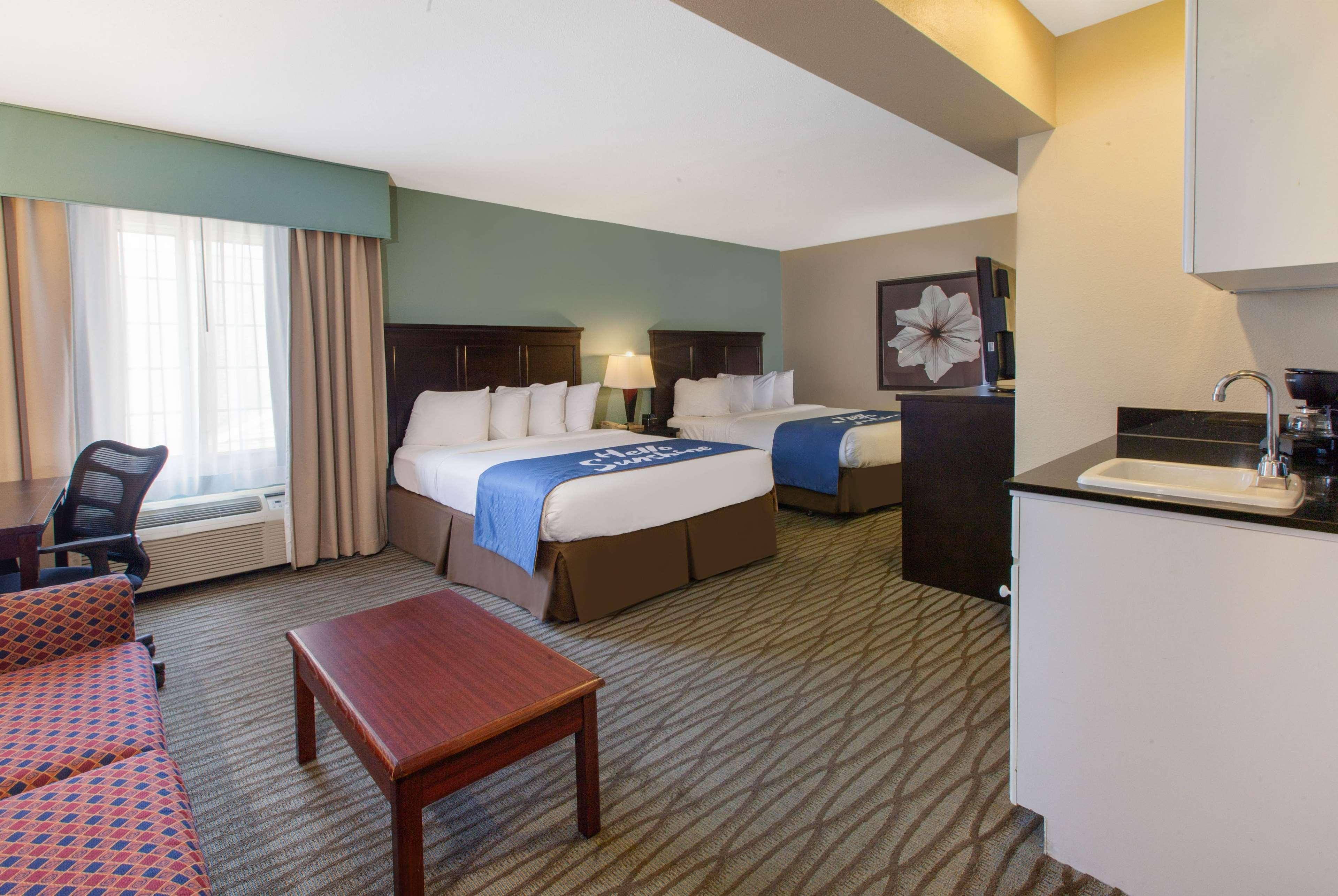 Days Inn By Wyndham Petoskey Exterior photo