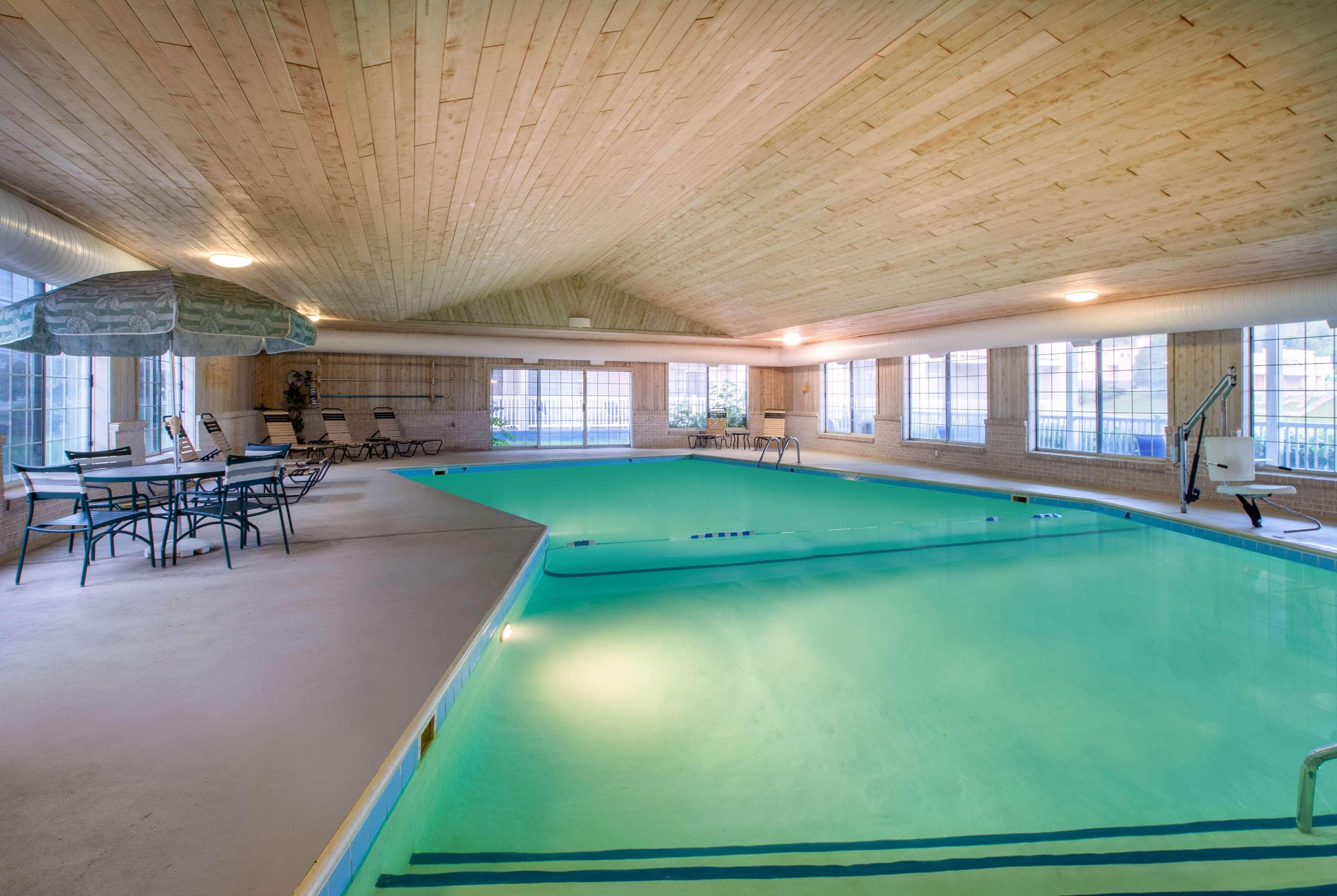 Days Inn By Wyndham Petoskey Exterior photo
