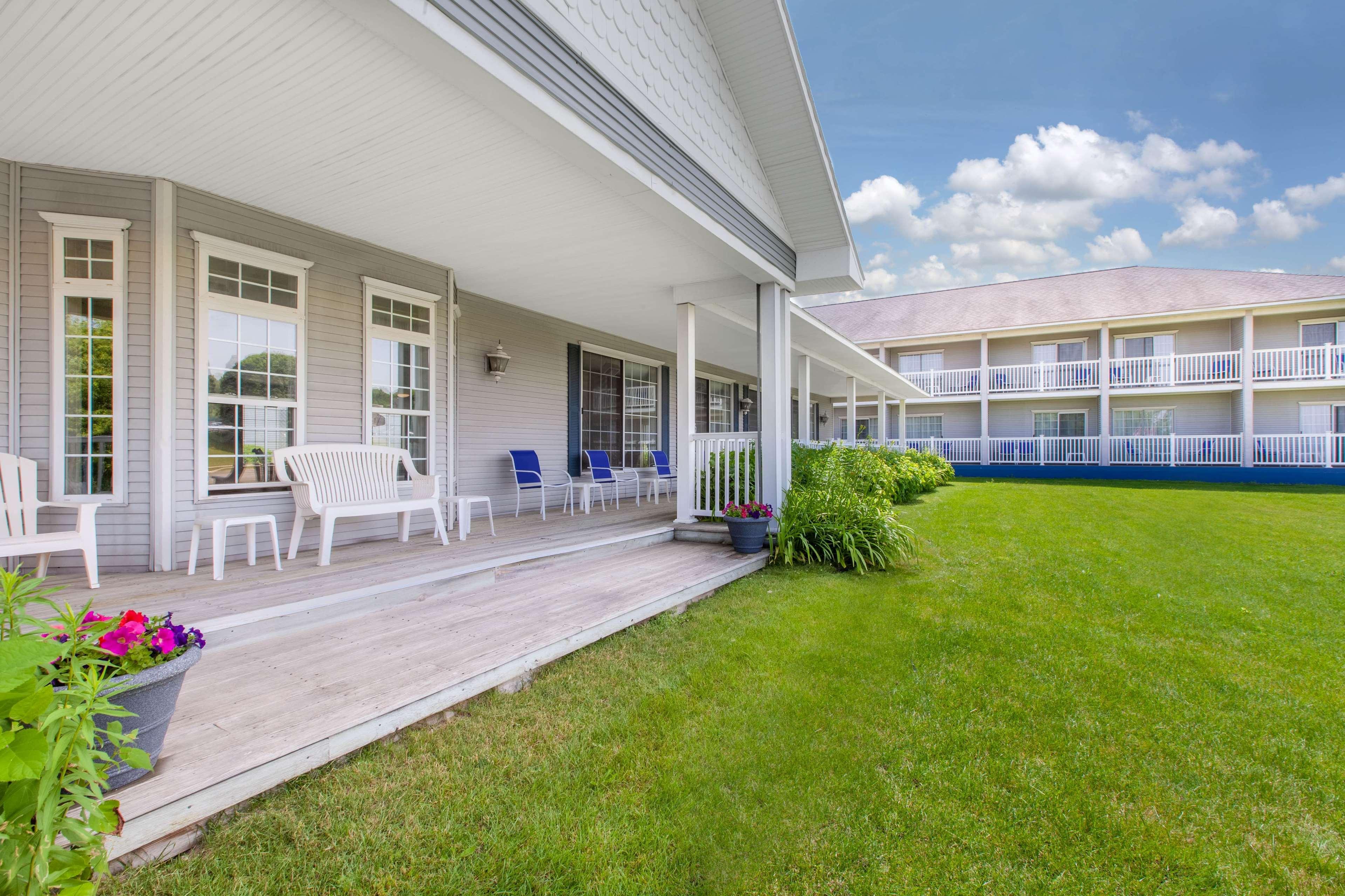 Days Inn By Wyndham Petoskey Exterior photo