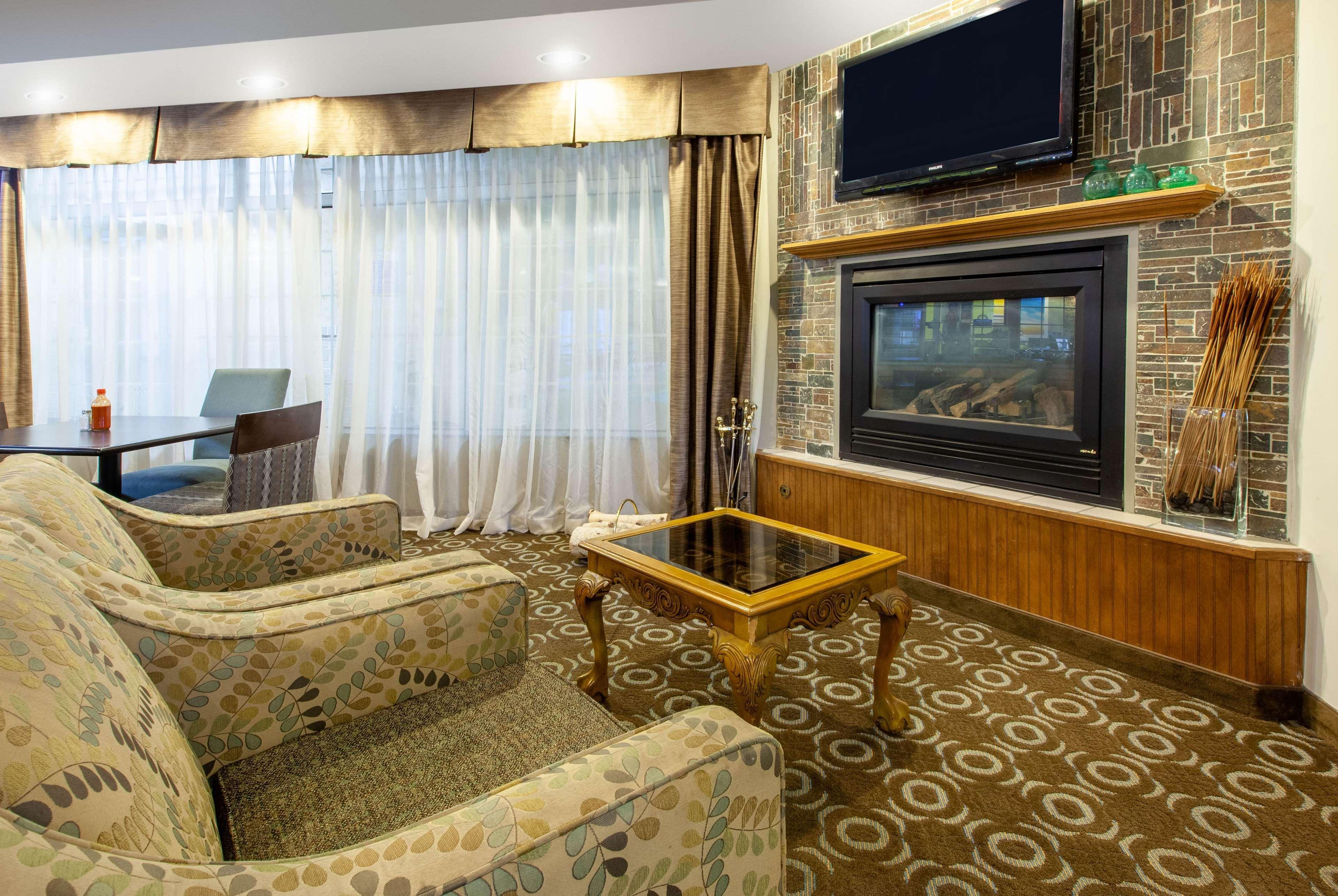 Days Inn By Wyndham Petoskey Exterior photo